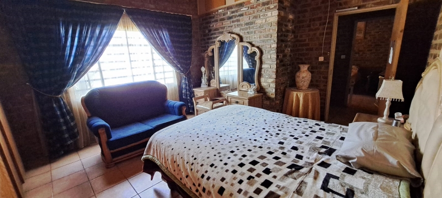 6 Bedroom Property for Sale in Schweizer Reneke North West